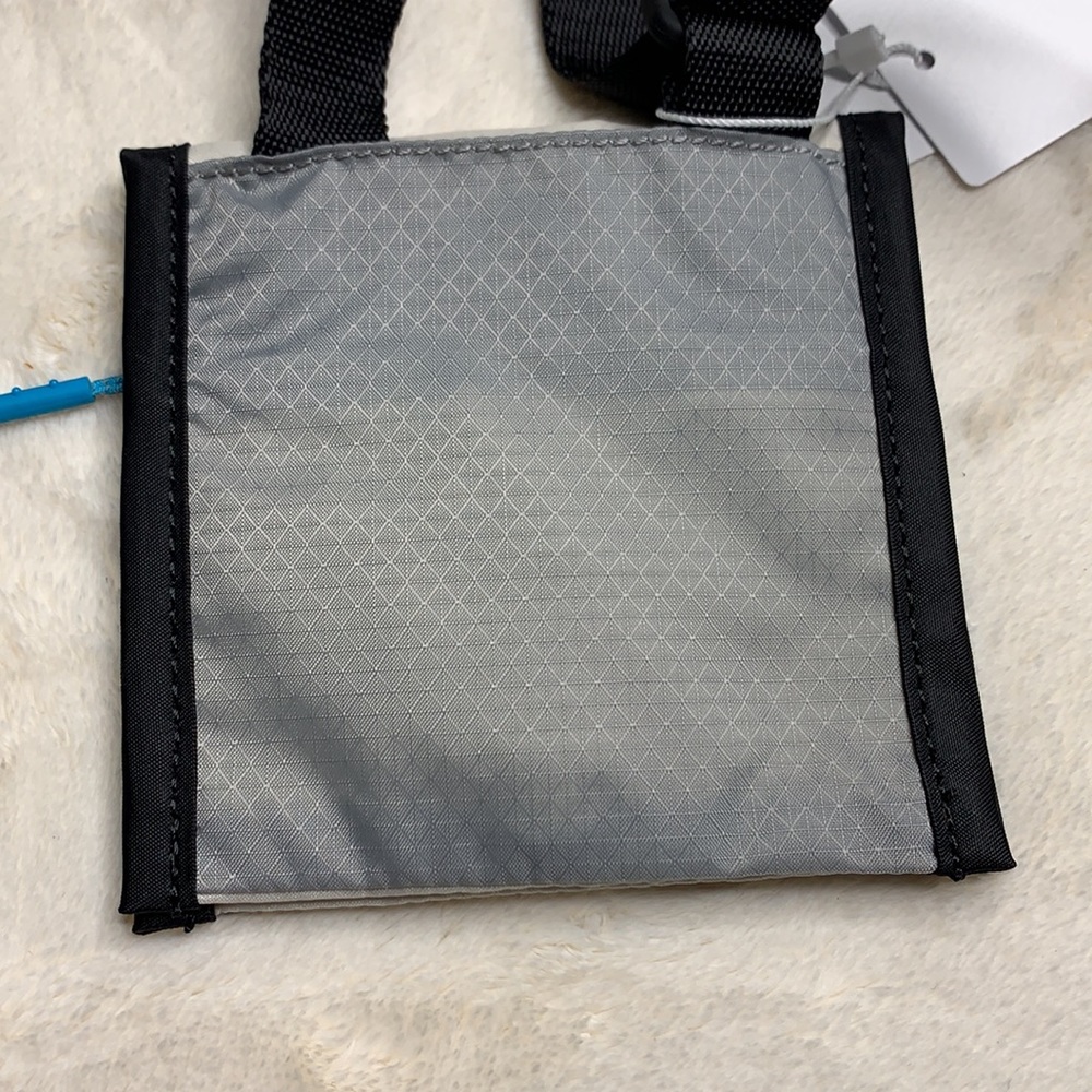Lululemon Ever Ready Crossbody Wallet NWT - Picture 9 of 13